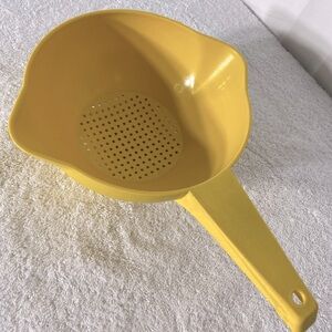 Vintage Tupperware Lemon Yellow Colander Strainer With Handle